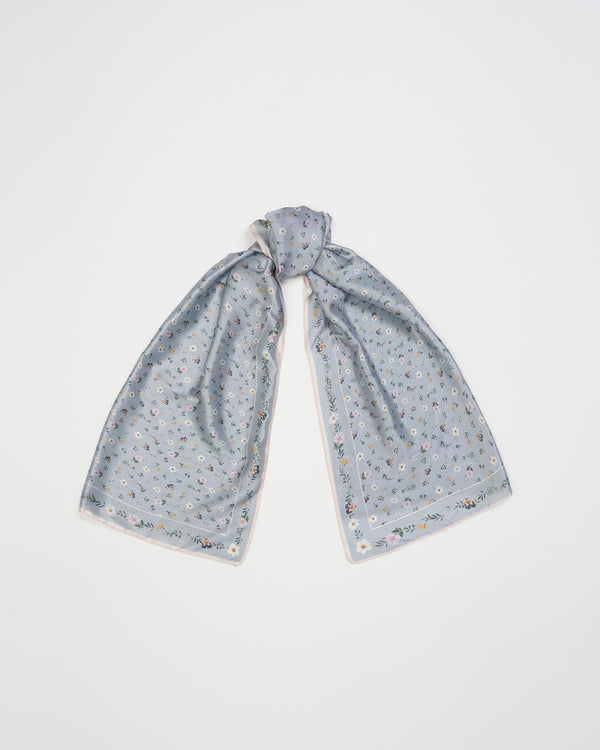 Foulard soyeux Printemps fleuri