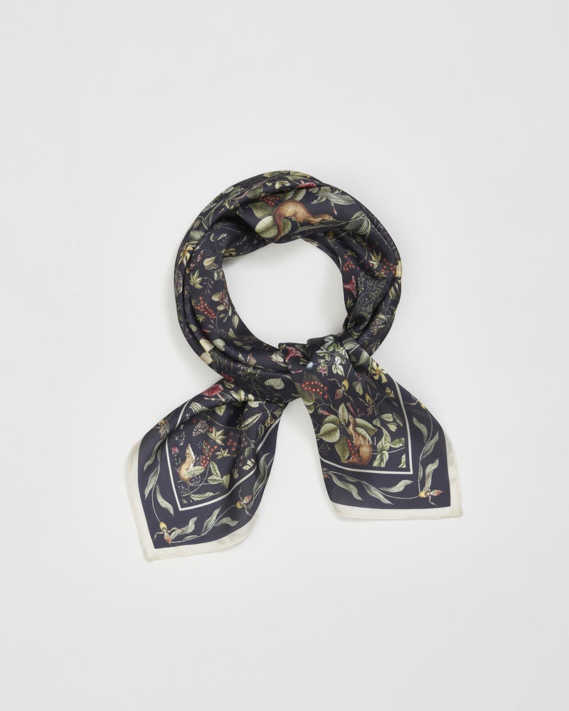 Foulard carré Wolf Garden – Bleu marine