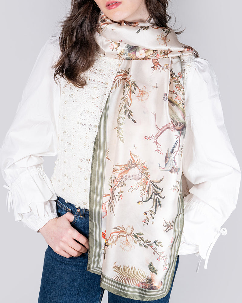 Foulard soyeux Pays des Merveilles en toile