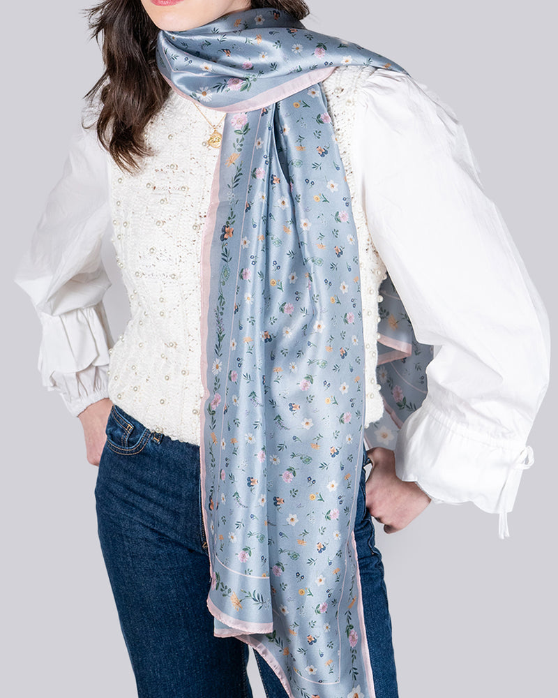 Foulard soyeux Printemps fleuri