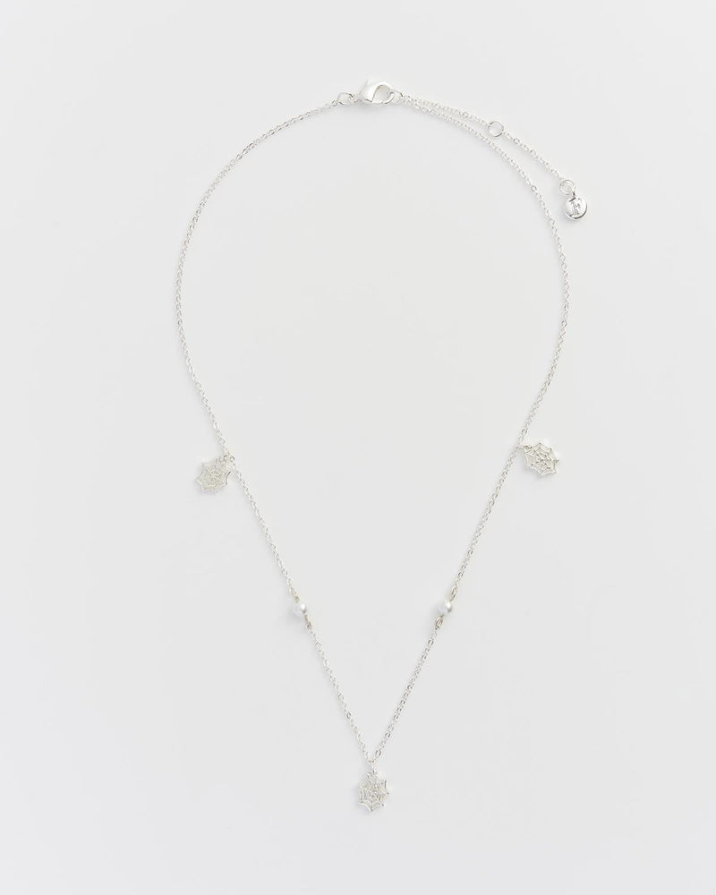 Collier argenté Toile d'araignée & Perle