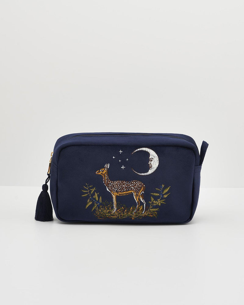 Trousse de toilette brodée Biche & lune en velours – Bleu myrtille